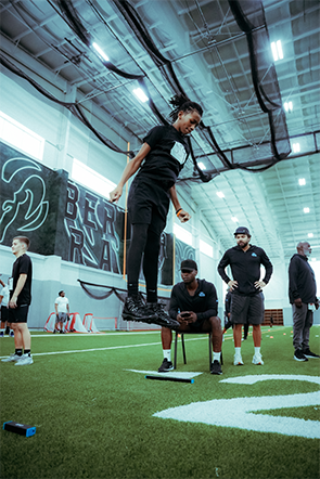 Athlete mid vertical jump